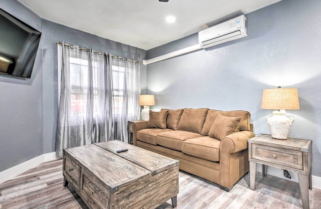 Modern Buffalo Apt w/ Balcony, Near Lake Erie