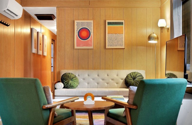 Modern Cabin (Olive)