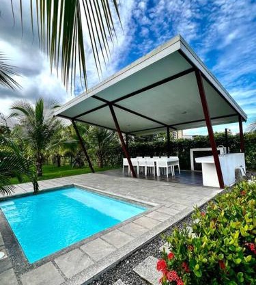 Modern & convenient condo in Jaco downtown