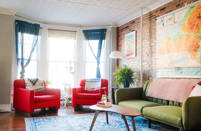 Modern downtown apartment - steps from Seneca lake!