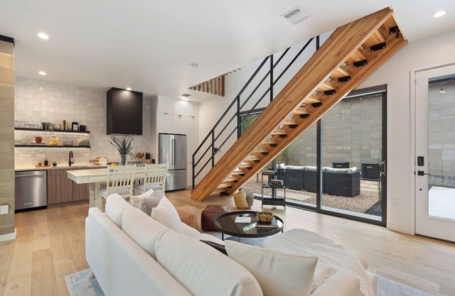 Modern Forest Retreat - 2.5 miles from downtown Austin