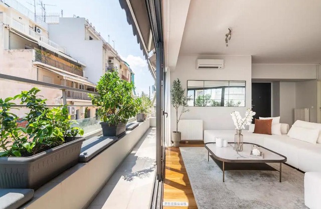 Modern Loft Build on Acropolis Ruins, Free Parking