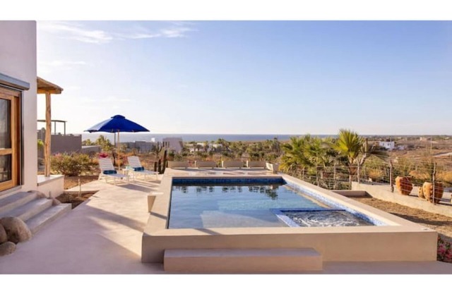 Modern Mexican Villa ~ Fantastic Pool, Amazing Views & Warm Aloha Spirit!