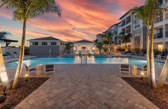 Modern Orlando Retreag Near MCO in Gated Community + Resort Amenities & Parking