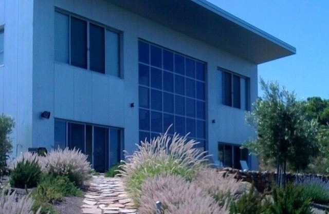 Modern Retreat - Spectacular View Home Above Dry Creek Valley