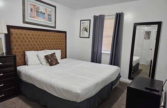 MONTHLY STAYS-Private 7BR Secluded Compound-Spacious Retreat w/Abundant Parking