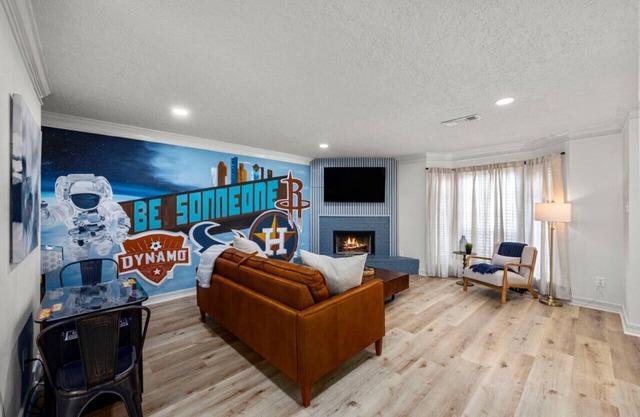 Montrose 4BR Sleeps 19 2 Homes Walk to Dining