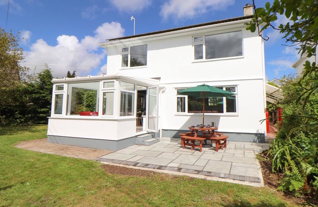 MOORSTONE, family friendly, with open fire in Mabe