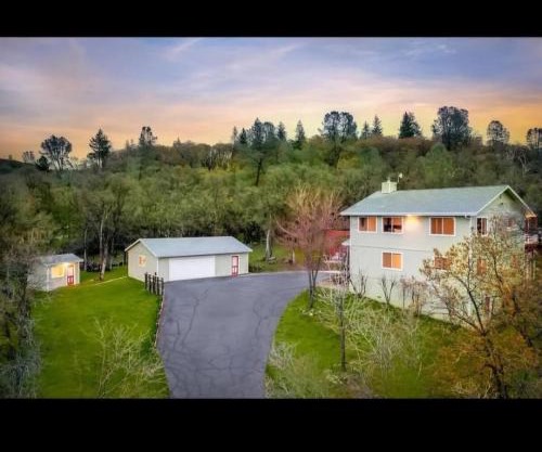 Mountain Bliss Ranch - Hot tub and River Trails