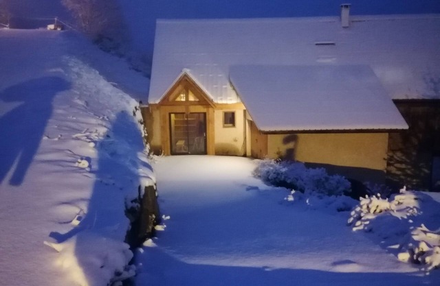 Mountain chalet in a charming hamlet at 1650 m, 8 minutes from the resort.