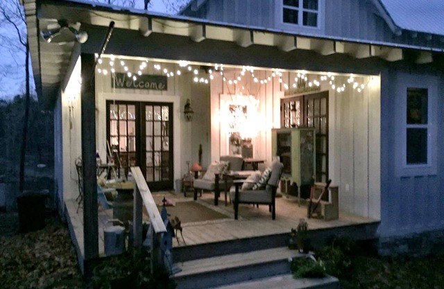 Mountain Farmhouse: 4 Bedrooms, 3.5 Baths, Great Porches And Lake Views