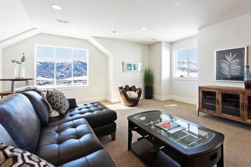 Mountain Zen with Game Room and 2 Living Areas
