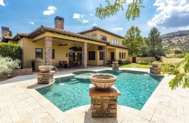 Myrinn - Breathtaking Red Rock Panoramic with Pool