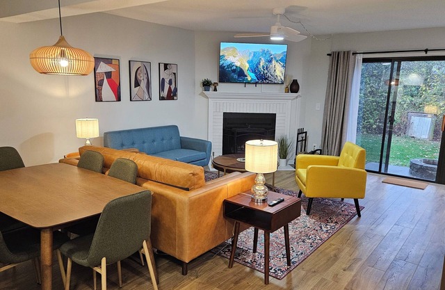 N. Columbus Townhome with 3bd, 2.5ba, Centrally Located!