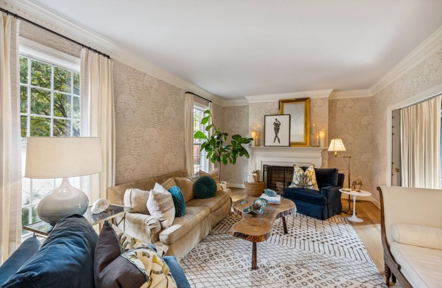 Nashville/Green HIlls Cozy Family Home. Great for entertaining. Pet Freindly