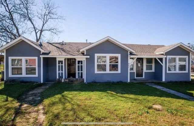 Near Trade Days and the Downtown Square