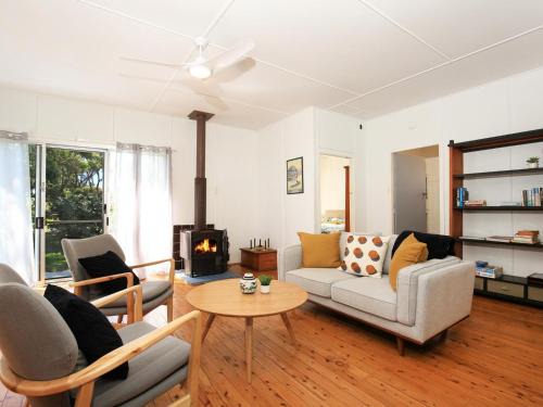 Nest I Pet Friendly I 2 Min Walk to Beach