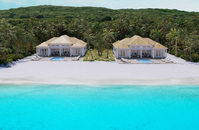 NEW BluWakes Luxury 10 Bedroom, Beachfront, Pool, Family, Grou