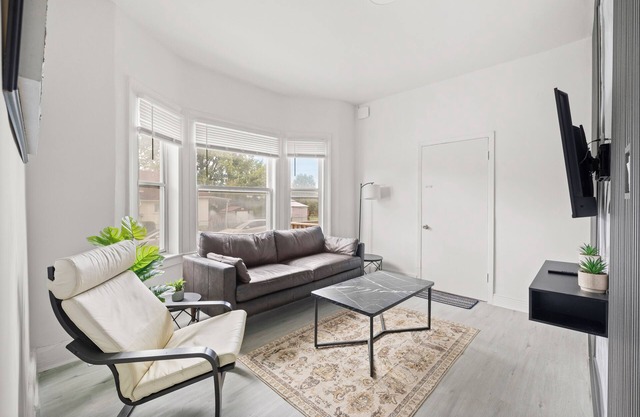 New Build Bright 2 Bedroom Unit