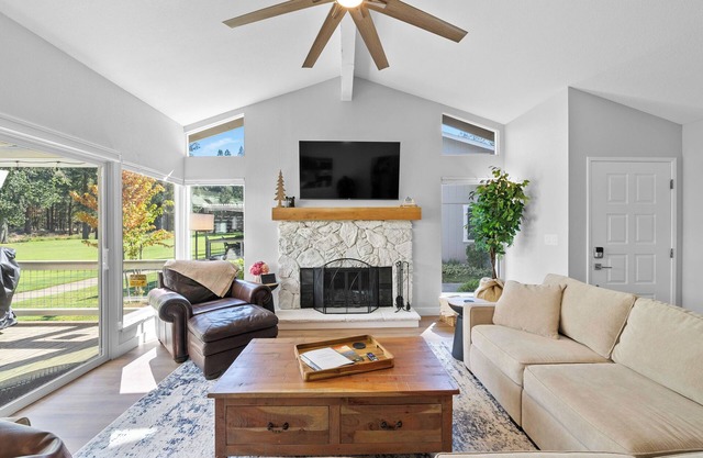 New! Cozy Fairway Escape - Views, Fast WiFi, EV Ready
