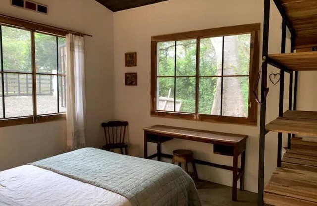 New, El Chic Shack, Rustic yet Comfy walk to Negra