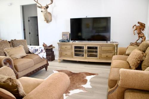 New Home Sleeps 9, SW Stories, Stars, & S'mores