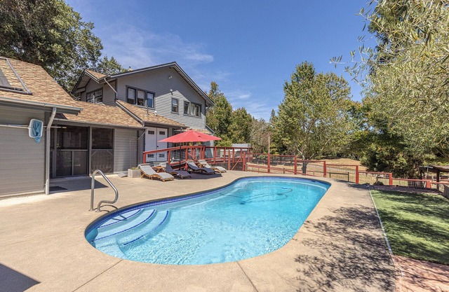 New Listing! Water & Vine In Sebastopol