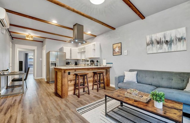 New! Prime DT Modern - Extended stay Equipped!