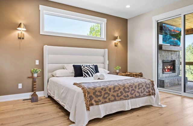 NEW! Spacious Getaway w/Games & Yard | Nolin Lake