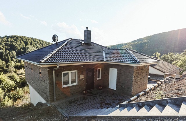 NEW, Talblick 5, new build bungalow with panoramic view and sauna