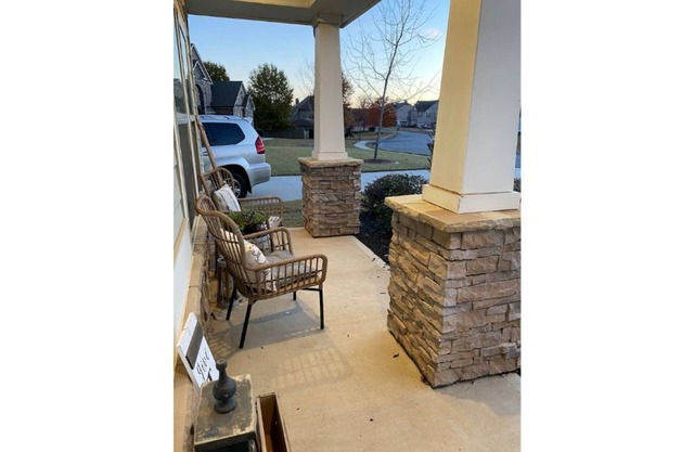 Newer 3 Bedroom, Office, +Yoga Room, Fireplaces