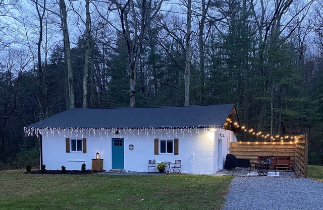 Newly Remodeled Private 2Br/2Ba with Hot tub and Foosball Table