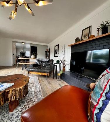 Newly Renovated Pad Near DT BZN