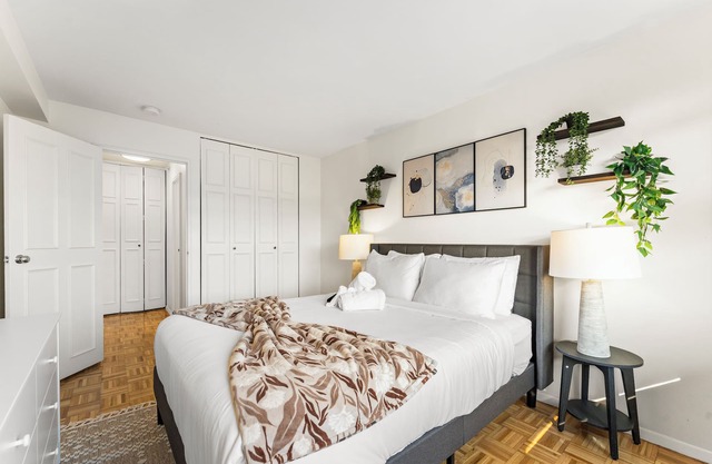 Nice 2bd/1.5ba Next to BU 4319