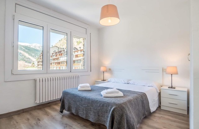 Nice 3 Bedroom Apartment for 6 people, Incles. C.PEP 3