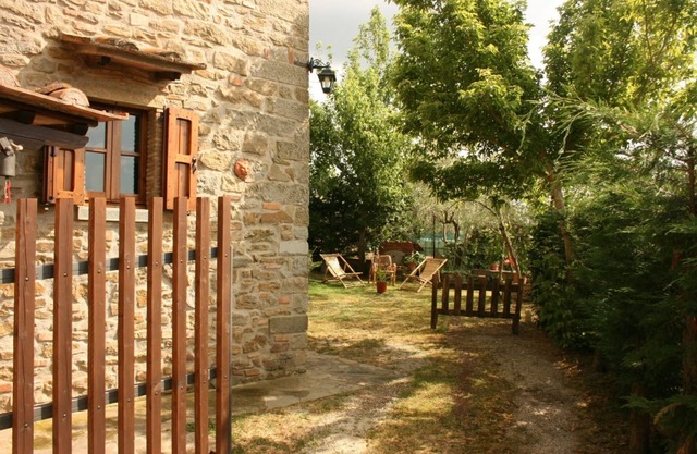 Nice apartment for 4 people with TV, close to Cortona