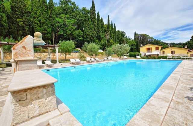 Nice apartment for 6 people with pool