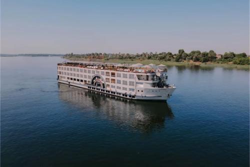 Nile cruise from Luxor to Aswan 4 nights From Aswan to Luxor 3 nights