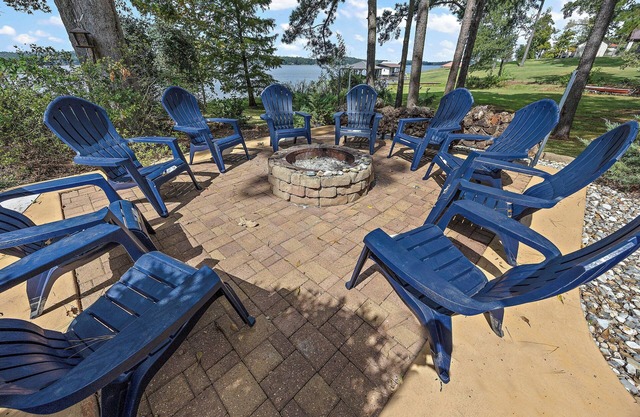 nnWelcome to Lake Daze, your ultimate lakefront getaway on Lake Nacogdoches!