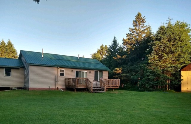 Northwoods get away adjacent to Nicolet National Forest. Hunt/Atv Snowmobile