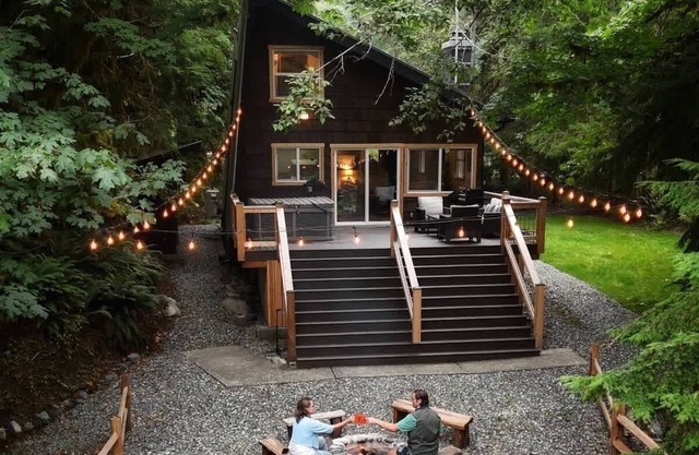 NWPADS-Verlot River Cabin - Hot Tub-Firepit-Beach