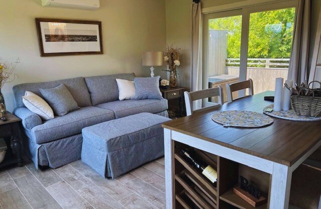 Ocean Dwelling w/PKG+Balcony+WiFi+HeatedPool