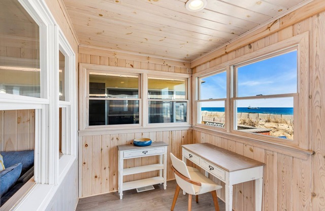 Ocean Front Beach Cottage with Relaxing views and sound of the Ocean