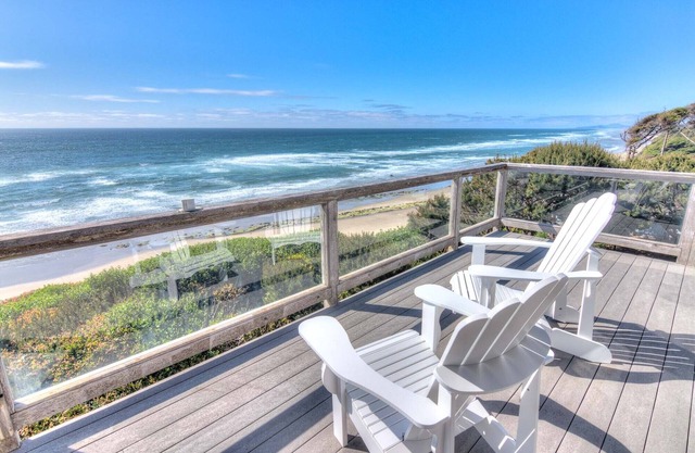 Ocean Front Home With Spectacular Views! Dog Friendly!