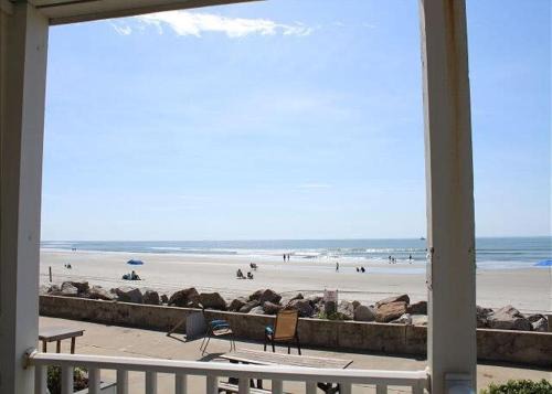 Ocean View Villas- First Floor Ocean Front Condo