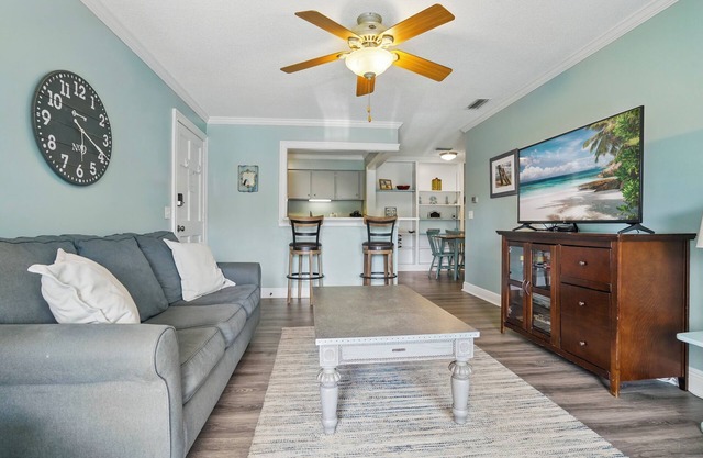 Ocean Walk H-16 : New Appliances : Walk to Pier Village