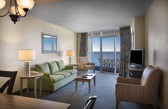 Oceanfront 2 Bedroom Condo w/Gorgeous View + Official On-Site Rental Privileges