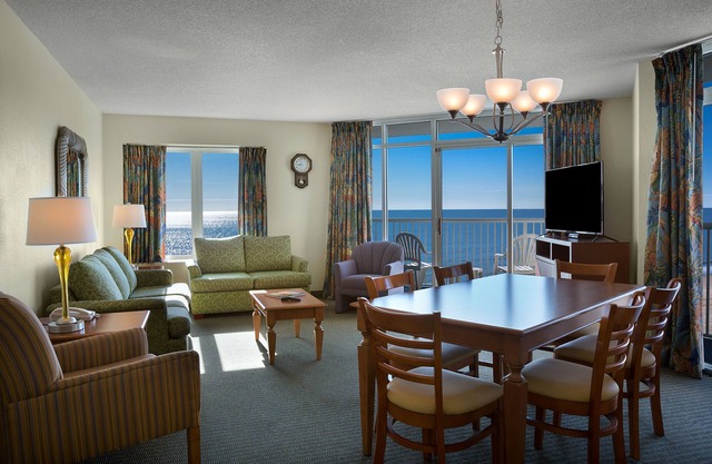 Oceanfront 3 Bedroom Condo w/Gorgeous View + Official On-Site Rental Privileges