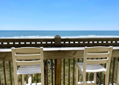 OCEANFRONT HOUSE ON THE SAND 2 Kings 4br 4ba 3rd Floor of Triplex SLEEP 12 PGP3