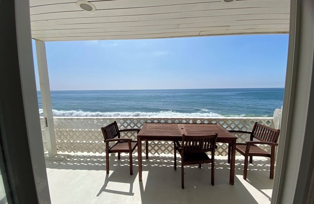 Oceanfront Views Get-Away Carbon Beach - Starfish